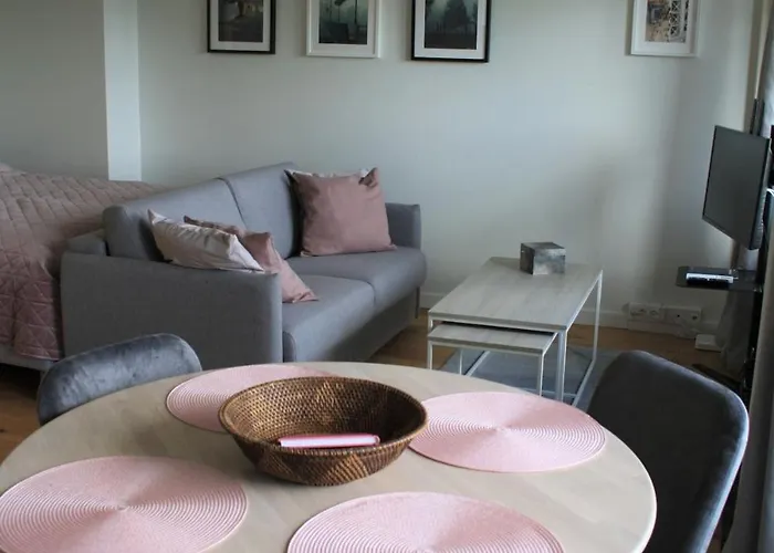 Air Conditioned Downtown With View 公寓